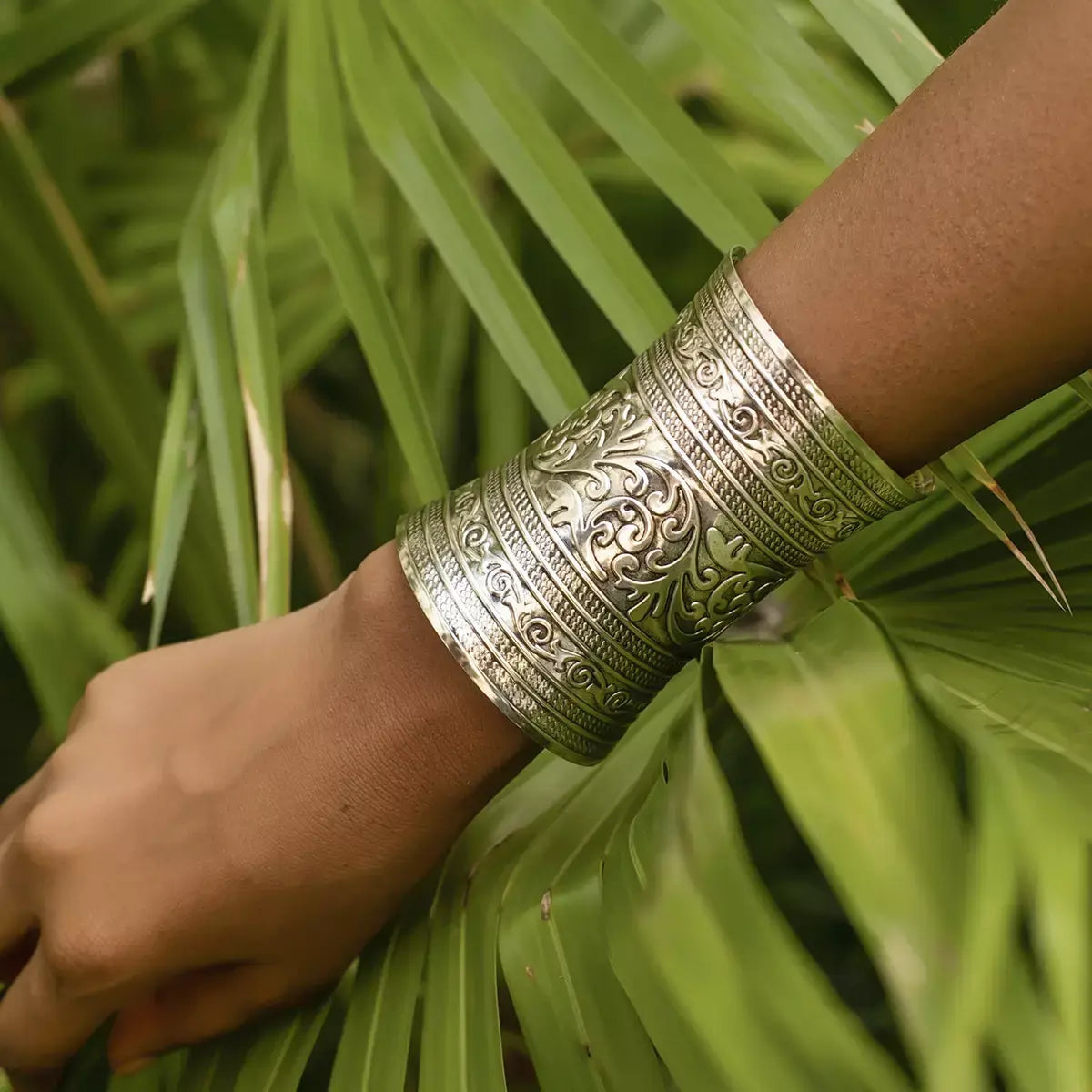 Vintage Carved Chunky Bracelet | Silver