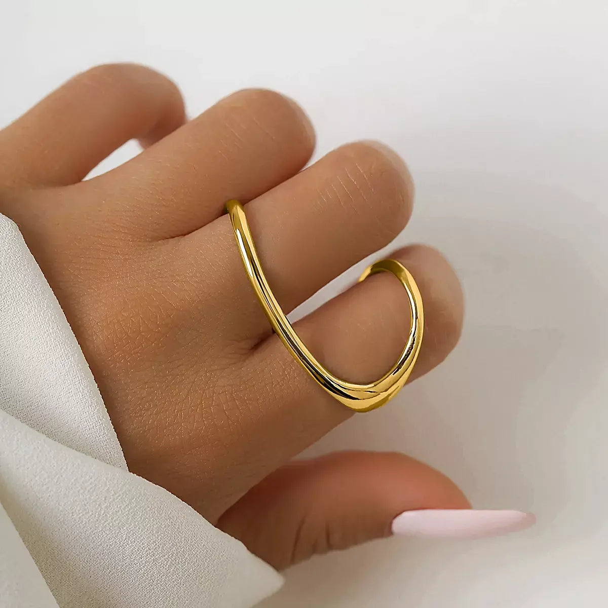 Geometric Hollow Ring | Gold & Silver