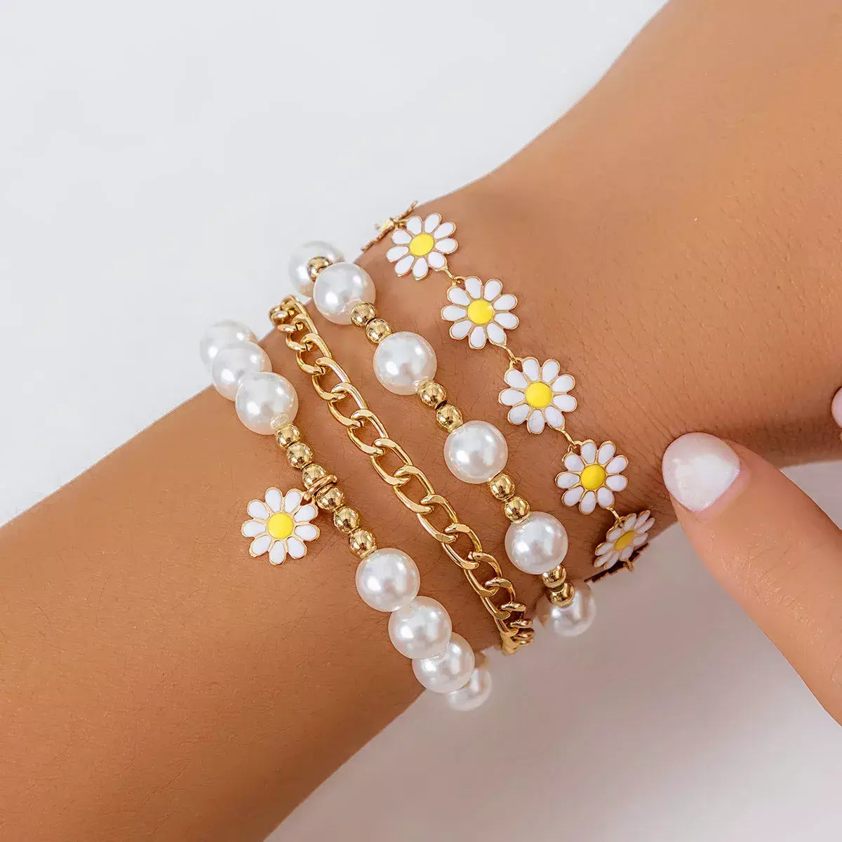 4-Piece Sunflower Pendant Bracelet Set – Trendy Korean Flower Chain Bangles
