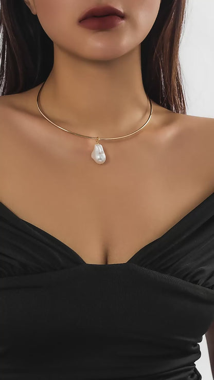 Pearl Pendant Choker Necklace